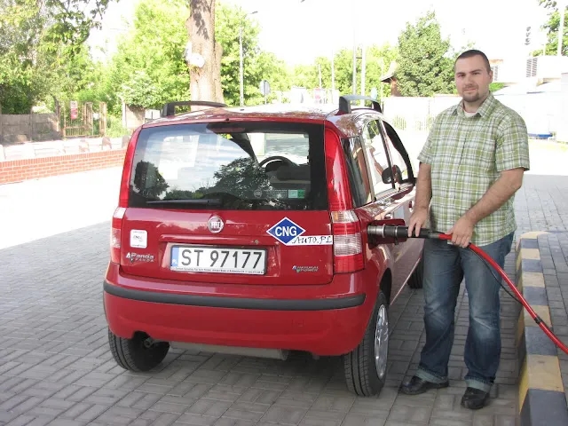 CNG - co to jest i dlaczego warto go używać w pojazdach?